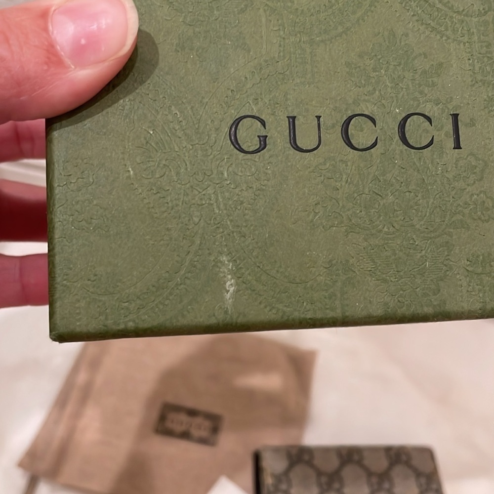 Gucci Bees Full Set Compact Wallet - Picture 2 of 11